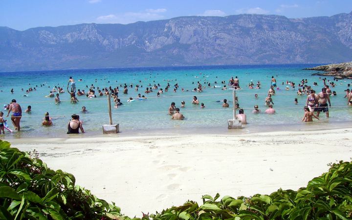 Sedir-eiland en het Cleopatrastrand vanuit Marmaris